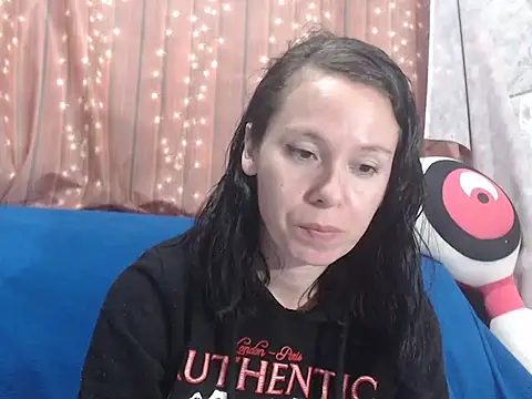 Venusluxodomme online show from March 2026 07:09:02 PM