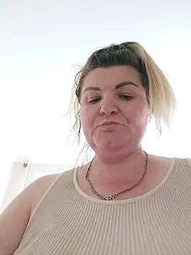 Snapshot of VeronikaBless chatting on September 2025 01:59:01 PM VeronikaBless online show from September 2025 01:59:01 PM