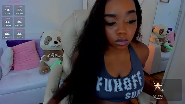 Snapshot of zobe_love chatting on March 2025 08:48:01 PM zobe love online show from March 2025 08:48:01 PM
