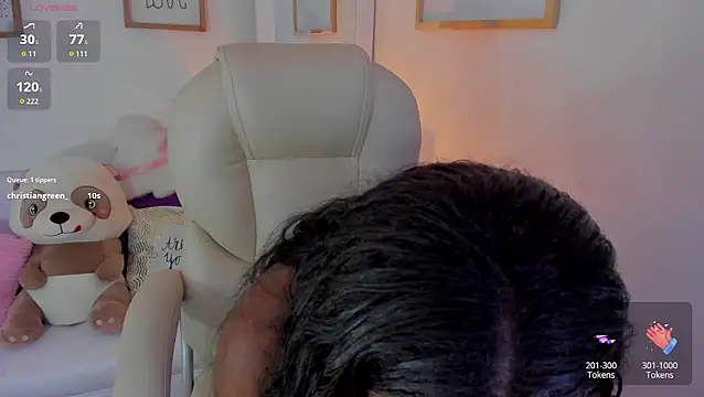 Snapshot of zobe_love chatting on February 2026 05:28:01 PM zobe love online show from February 2026 05:28:01 PM