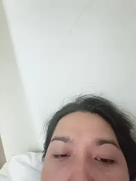 sara kimoo online show from October 2025 01:35:01 AM