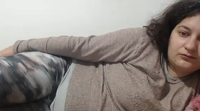 Snapshot of flowerlauren chatting on February 2025 05:26:02 AM flowerlauren online show from February 2025 05:26:02 AM