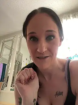 lolabunny9 online show from February 2025 04:24:02 PM