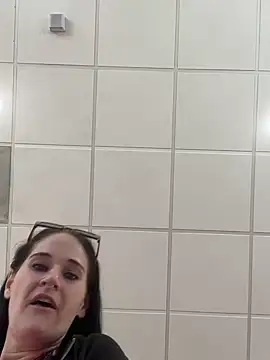 lolabunny9 online show from February 2025 06:37:01 PM