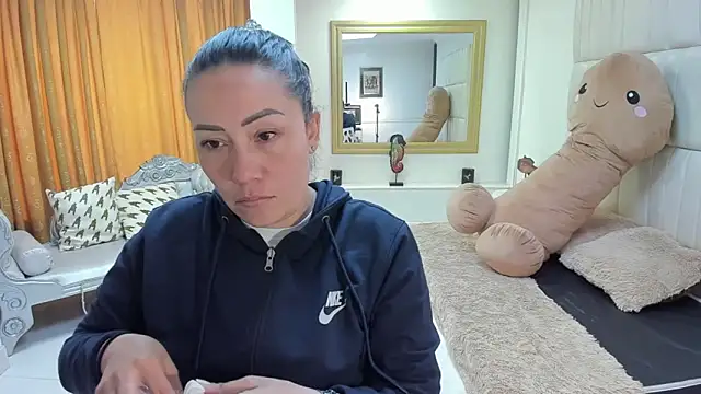 gaby trent online show from November 2025 02:16:01 PM