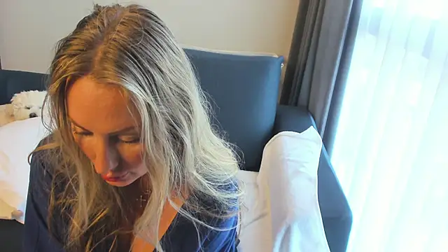 Veola new online show from January 2026 04:39:02 AM