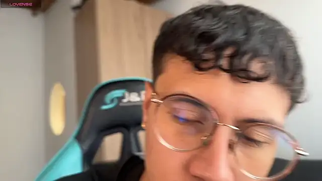 LeaneSeb online show from April 2026 02:47:02 PM