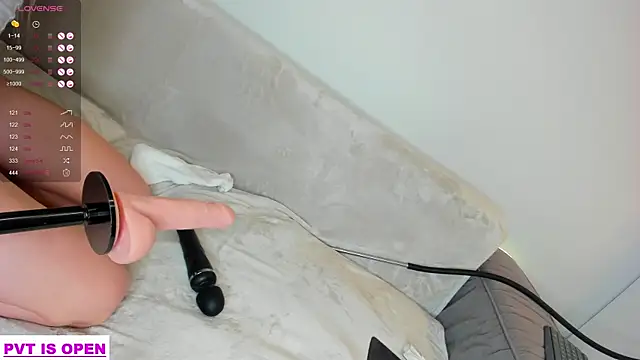 Juicy Bella online show from March 2025 04:17:01 PM