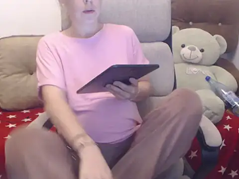 Snapshot of Aliss_Hottie chatting on October 2025 08:45:02 AM Aliss Hottie online show from October 2025 08:45:02 AM