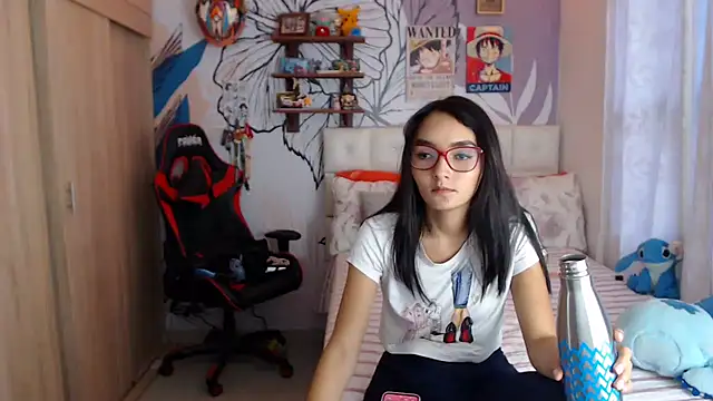 LinzyBaner online show from June 2026 10:08:01 PM