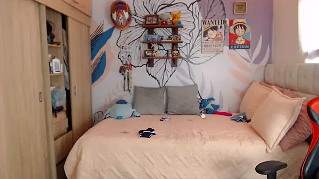 LinzyBaner online show from June 2026 08:47:01 PM