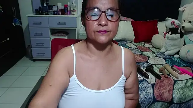 Snapshot of pervert_mommy_ chatting on October 2025 12:16:01 PM pervert mommy online show from October 2025 12:16:01 PM