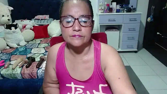 Snapshot of pervert_mommy_ chatting on October 2025 10:19:02 AM pervert mommy online show from October 2025 10:19:02 AM