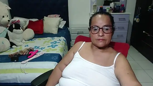 Snapshot of pervert_mommy_ chatting on November 2025 10:50:02 AM pervert mommy online show from November 2025 10:50:02 AM