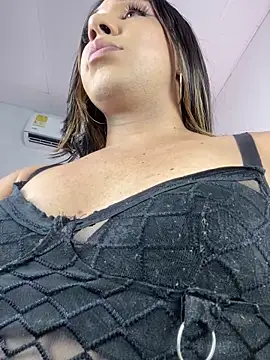 Snapshot of cristal_0381 chatting on March 2025 10:52:02 PM cristal 0381 online show from March 2025 10:52:02 PM