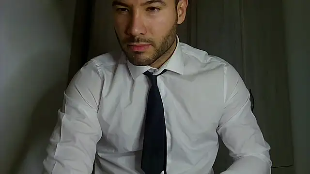 Justynn1 online show from April 2026 08:43:02 PM