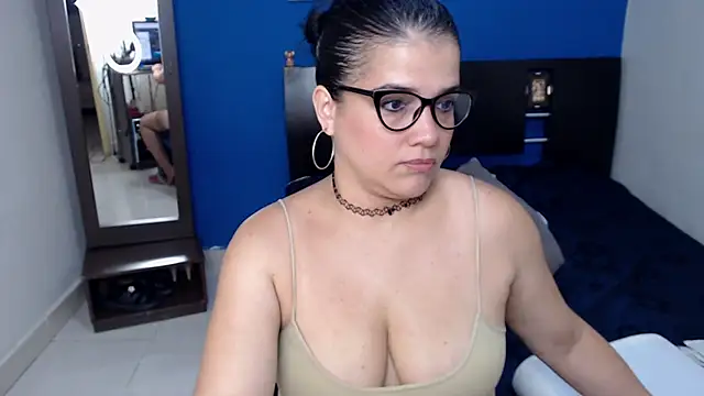 Snapshot of GlendaStarx chatting on May 2026 10:58:01 PM GlendaStarx online show from May 2026 10:58:01 PM