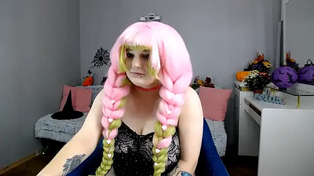 Estheri online show from October 2025 07:32:01 AM