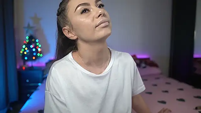 TiffanyPierce online show from December 2025 09:23:02 PM