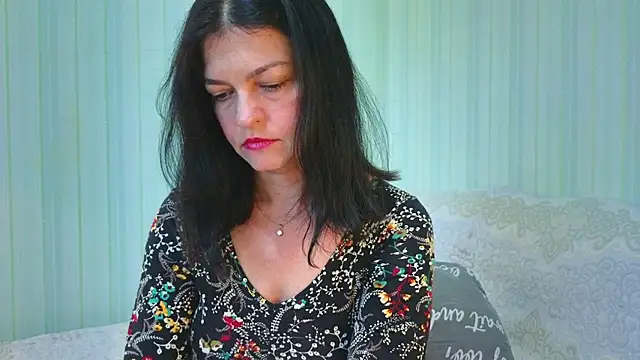 Snapshot of _Lily_ chatting on July 2026 03:03:02 PM Lily online show from July 2026 03:03:02 PM