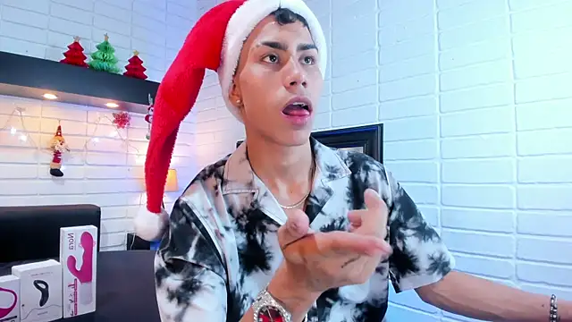 Snapshot of AlanNaughty chatting on December 2024 09:57:01 PM AlanNaughty online show from December 2024 09:57:01 PM