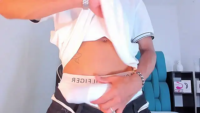 Snapshot of AlanNaughty chatting on March 2025 08:14:02 PM AlanNaughty online show from March 2025 08:14:02 PM