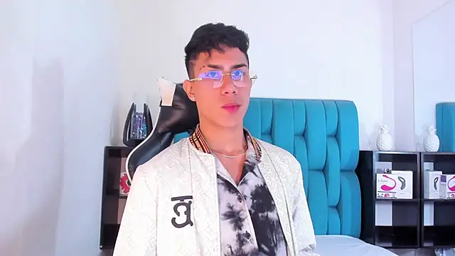 Snapshot of AlanNaughty chatting on March 2025 07:55:02 PM AlanNaughty online show from March 2025 07:55:02 PM