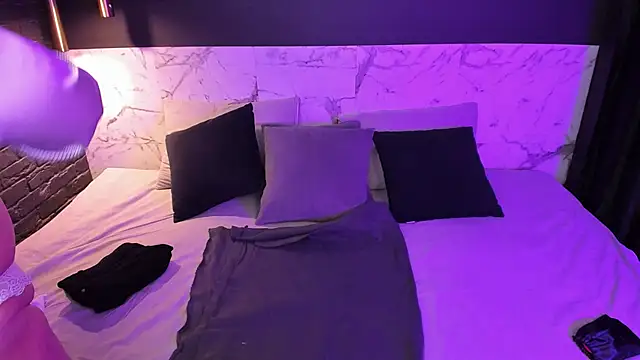 Shannonshine online show from November 2025 06:48:01 AM