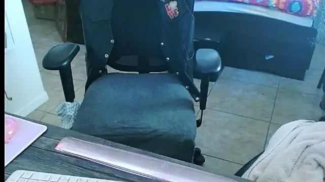 Snapshot of mycock2474u chatting on February 2025 09:42:01 PM mycock2474u online show from February 2025 09:42:01 PM