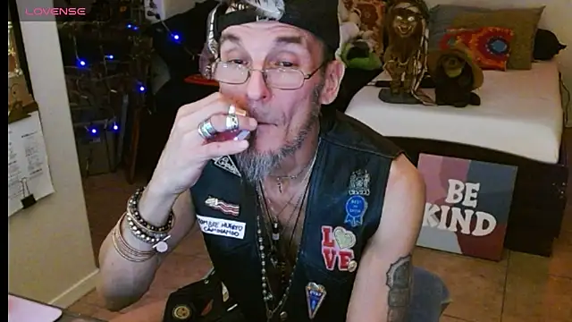 Snapshot of mycock2474u chatting on March 2025 07:11:01 AM mycock2474u online show from March 2025 07:11:01 AM