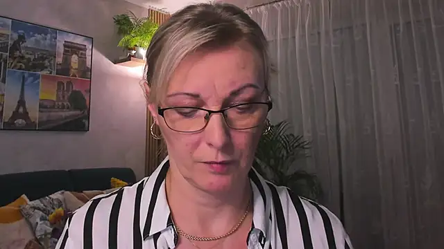 vanessa chat online show from February 2025 06:05:01 PM