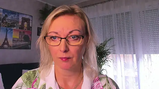 vanessa chat online show from October 2025 01:22:02 PM