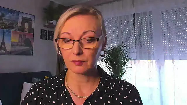 vanessa chat online show from October 2025 02:30:01 PM