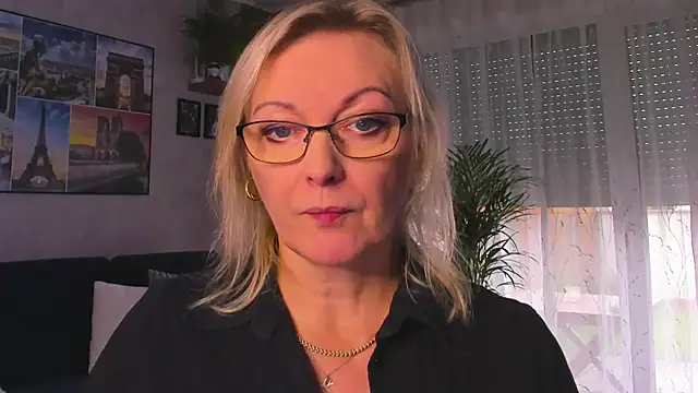 vanessa chat online show from November 2025 02:16:02 PM