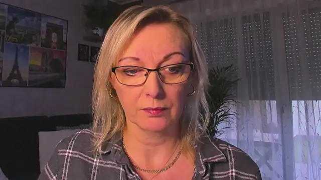 vanessa chat online show from November 2025 02:17:02 PM