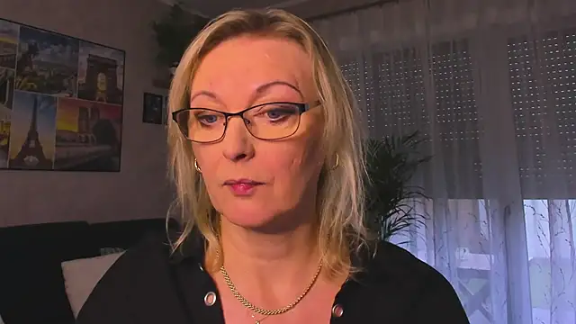 vanessa chat online show from November 2025 02:17:01 PM