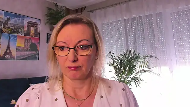 Snapshot of vanessa_chat chatting on April 2026 01:33:02 PM vanessa chat online show from April 2026 01:33:02 PM
