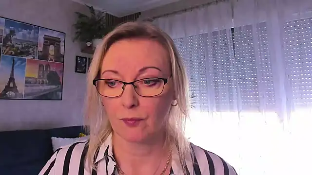 Snapshot of vanessa_chat chatting on April 2026 01:18:01 PM vanessa chat online show from April 2026 01:18:01 PM