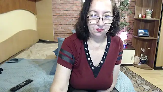 EvelyneFlirtyMilf online show from March 2026 05:19:01 AM