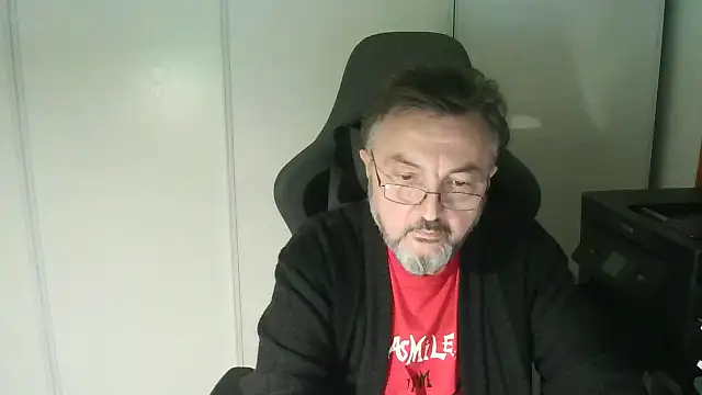 Snapshot of steb06 chatting on December 2025 04:38:01 PM steb06 online show from December 2025 04:38:01 PM