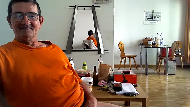 Snapshot of silvio-aus-luzern-CH chatting on July 2026 08:50:02 AM silvio-aus-luzern-CH online show from July 2026 08:50:02 AM
