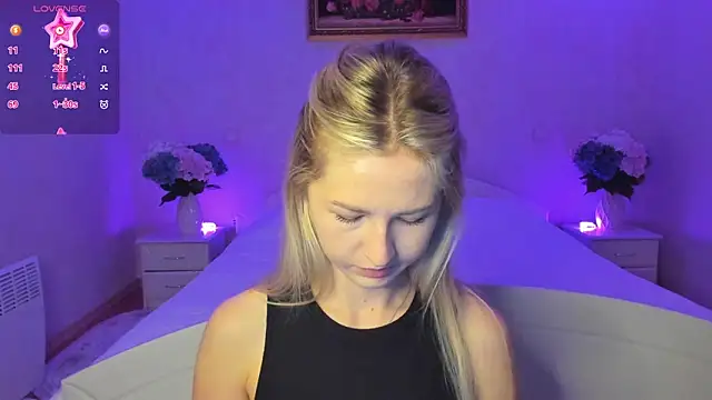 AnnaCarrera online show from November 2025 06:30:01 PM