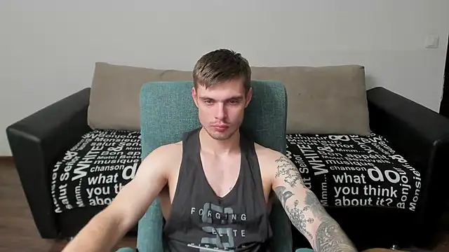 maks wolfis online show from February 2025 08:03:02 PM