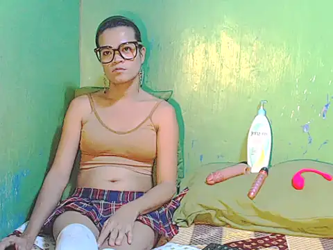 Snapshot of Paula_Jordan chatting on February 2026 02:04:02 PM Paula Jordan online show from February 2026 02:04:02 PM