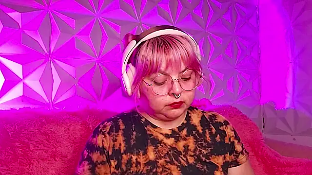 Satyn doll online show from February 2026 10:00:02 PM