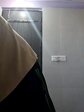 Snapshot of indianguy21 chatting on December 2025 10:02:01 AM indianguy21 online show from December 2025 10:02:01 AM