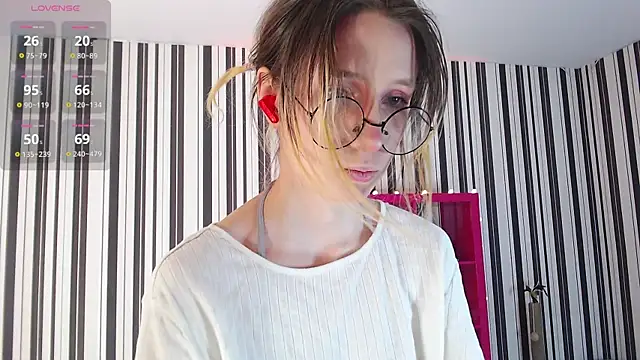 Snapshot of _Hanna_Moon_ chatting on February 2025 07:38:01 AM Hanna Moon online show from February 2025 07:38:01 AM