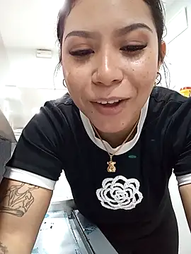 Snapshot of little_susie chatting on November 2025 09:32:01 AM little susie online show from November 2025 09:32:01 AM