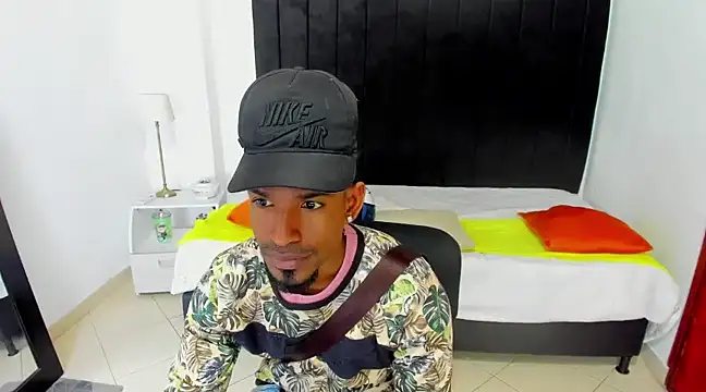 anhtony wayans online show from February 2025 11:36:02 PM