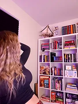 LilyOrion online show from November 2025 01:16:02 AM